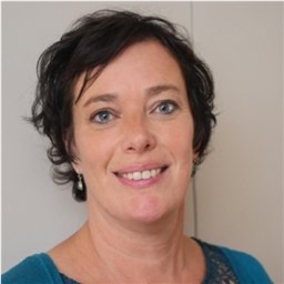 Lia Weijts profile photograph